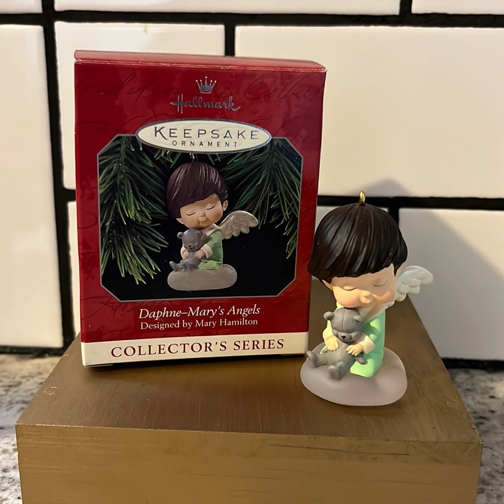 Hallmark ornament - Mary’s Angels - Daphne